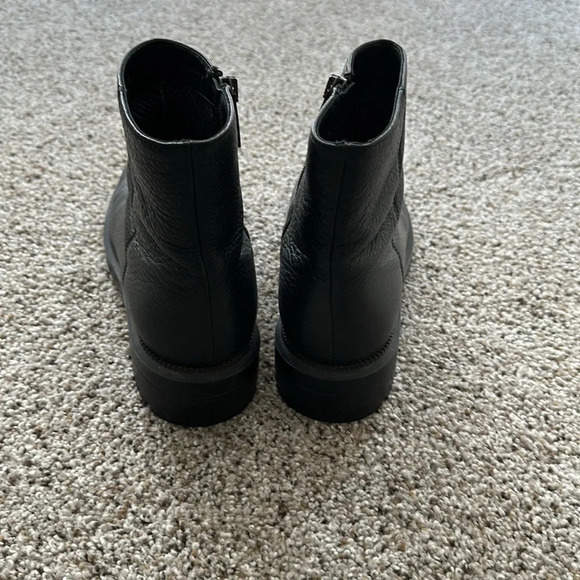 AQUATALIA Maddie Pebbled Leather Boots, Size 7, EUC - Picture 5 of 7